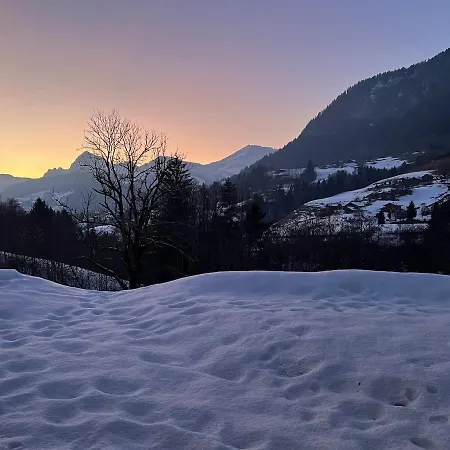 아파트 Cozy With Mountain View 플루메