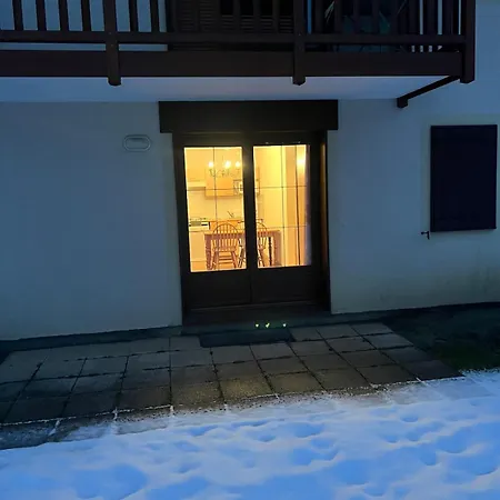 Cozy With Mountain View 아파트 *
